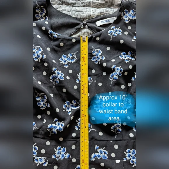 Rickie's blue, white flower & polka dot dress, size 8 ladies, NWOT - Picture 9 of 10